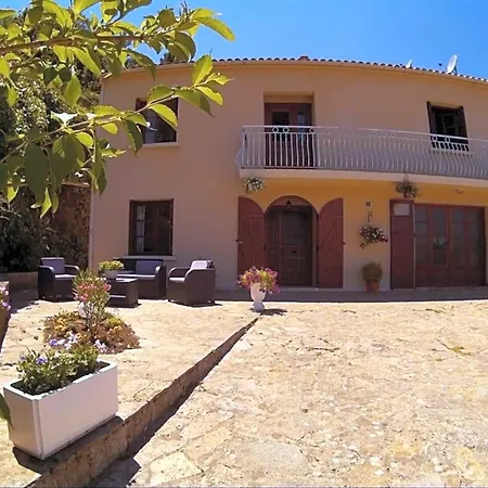 Emmony Bed & Breakfast 3*
