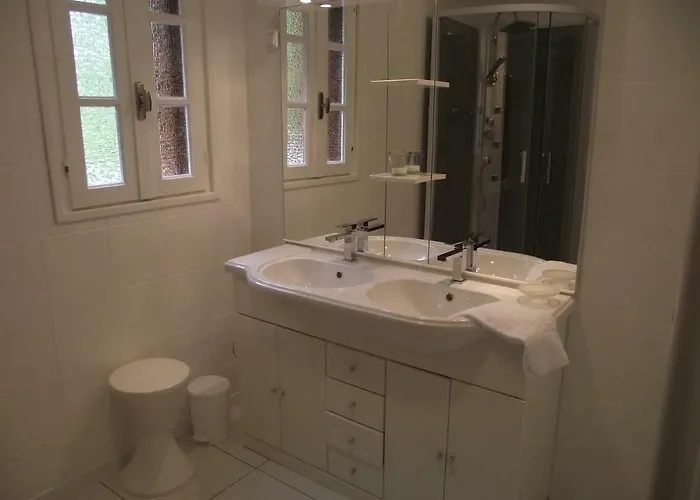 Emmony Bed & Breakfast