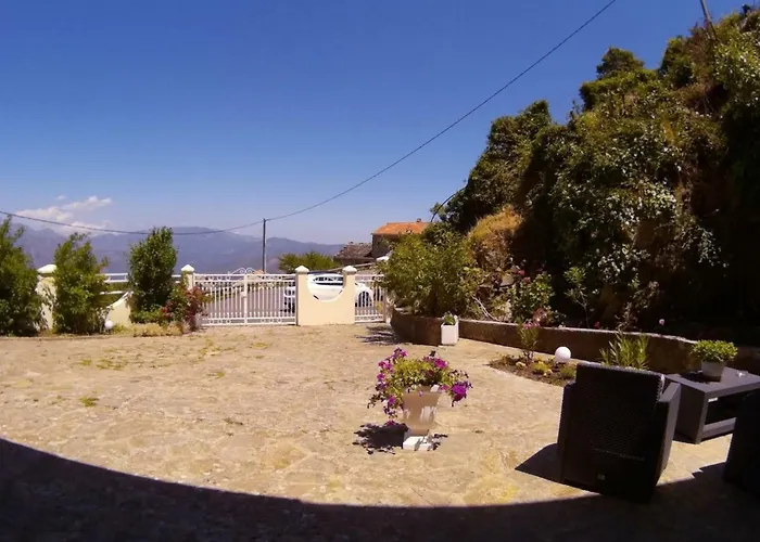 Emmony Bed & Breakfast